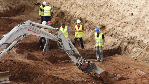 Los arqueólogos afrontan hoy la última fase de búsqueda de la fosa de Lorca