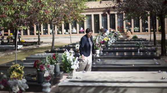 Tumbas en el cementerio de la capital.