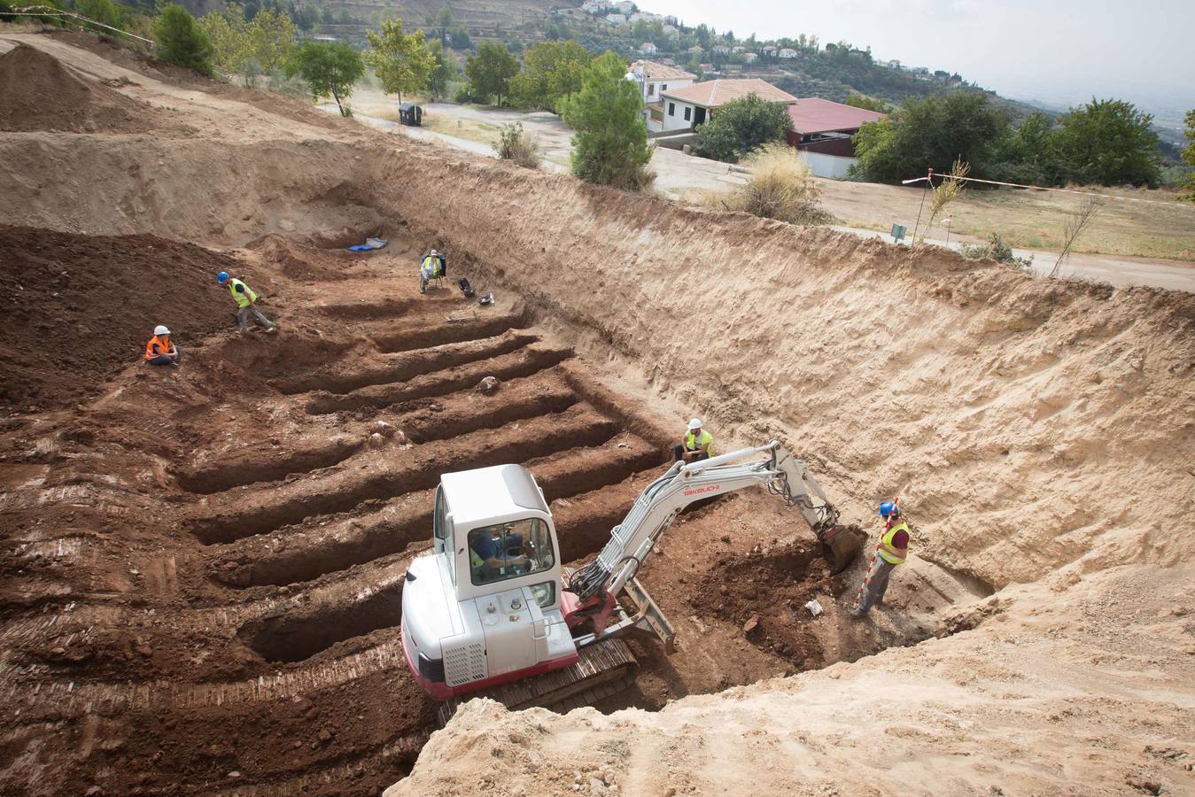 Vista de los trabajos en busca de la fosa de Lorca, en octubre.