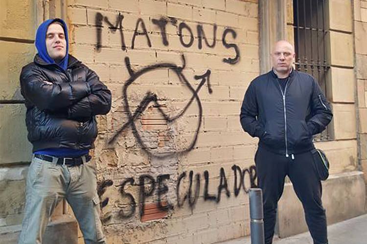 Fornidos. Los ‘negociadores’ son gente salida de gimnasios, incluso exmilitares. 