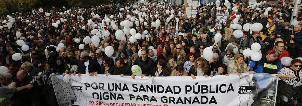 Granada vuelve a salir en masa para pedir "dos hospitales completos"