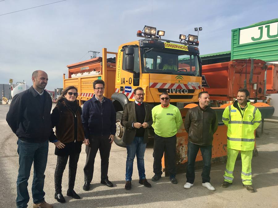 La Junta atiende la red autonómica de carreteras de la zona Oeste con 13 equipos mecánicos y 40 profesionales