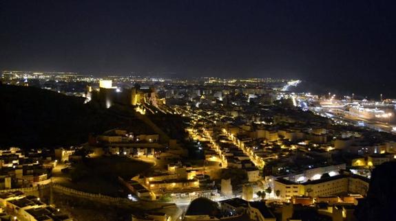 La Alcazaba tendrá una iluminación más adecuada y wifi en algunos puntos