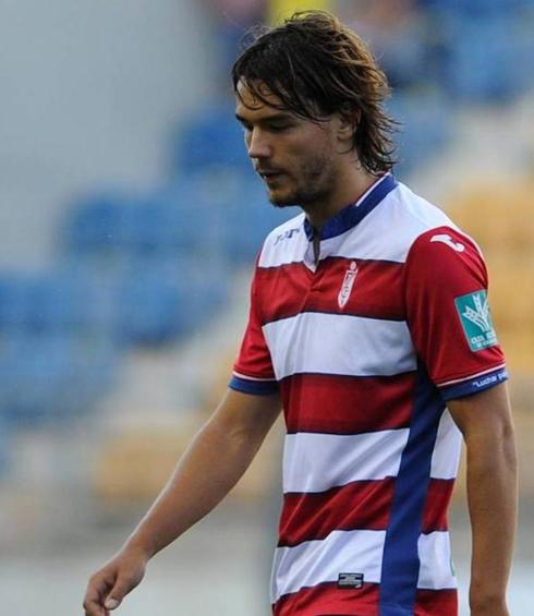 A la espera de concretar las salidas de Krhin y Barral