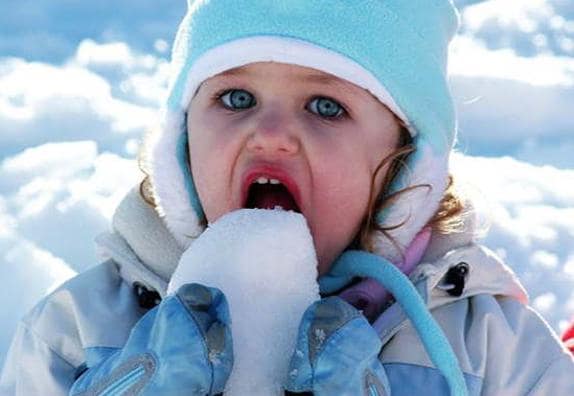 ¿Es bueno comer nieve?