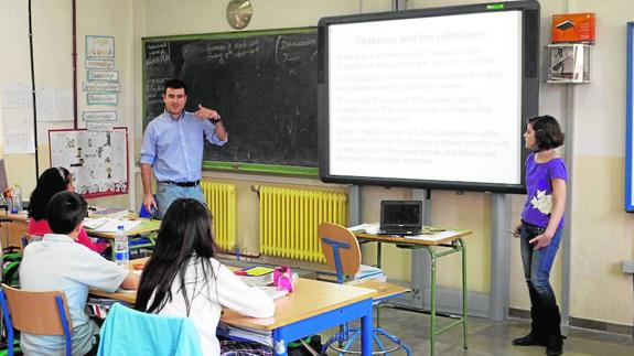 Clase bilingüe en un colegio.