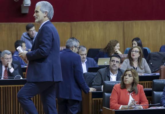 El consejero de Salud, Aquilino Alonso, en el Parlamento de Andalucía.