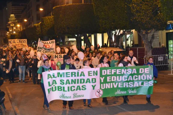 La manifestación partió desde Puerta Purchena pasadas las 19 horas.