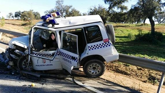 Así ha quedado el coche patrulla accidentado.