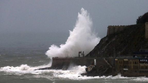 Viene hacia España una borrasca descomunal con tintes de huracán