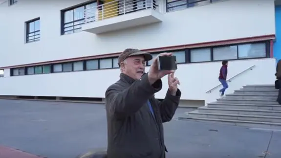 El abuelo malagueño youtuber de 80 años desvela su secreto: "Estaba aburrido como una ostra"