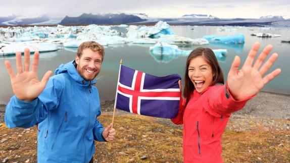 Islandia prohíbe por ley que las mujeres cobren menos que los hombres