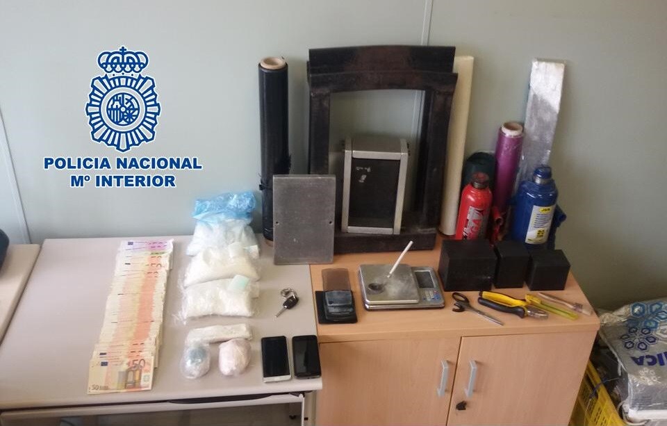 Detenidos un padre y un hijo por tráfico de cocaína desde Madrid a Granada