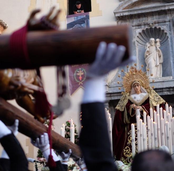 El Cristo de la Salud mira de frente a Nuestra señora del Mayor Consuelo, como es tradicional, a su salida.