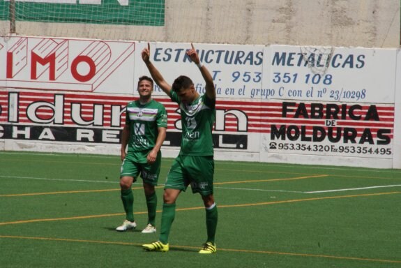 Airam Benito volvió a aparecer como goleador para lograr que su equipo siga manteniendo viva la llama de la esperanza.