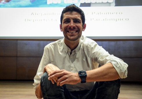 Alejandro Sánchez, en los momentos previos a la charla que ofreció el pasado jueves en el auditorio de Caja Rural Granada.