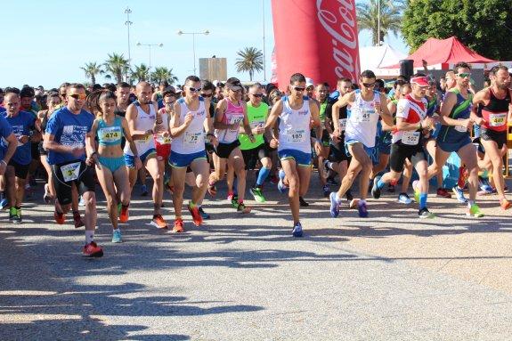Los participantes tomaron la salida a las 10 de la mañana desde la explanada central de la Universidad de Almería.
