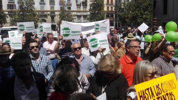 1.500 personas piden en Granada la supresión del impuesto de sucesiones o su bonificación