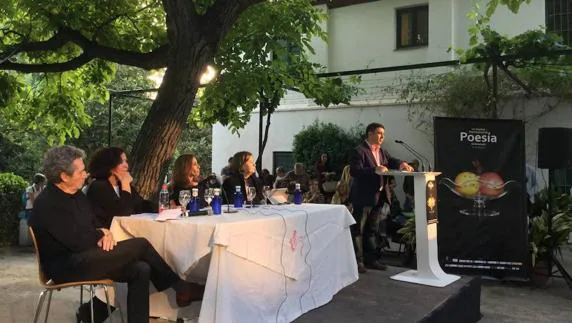 Francisco Reyes reivindica la figura de Miguel Hernández en el Festival Internacional de Poesía de Granada