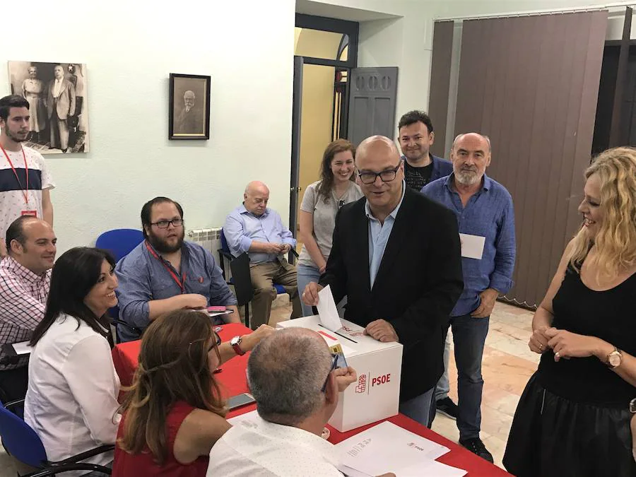 Las primarias llenan la sede del PSOE en Jaén