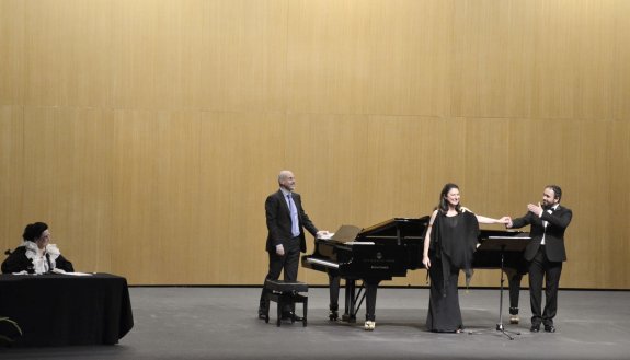 Montserrat Caballé, el maestro Ricardo Estrada y la soprano Montserrat Martí, junto al tenor Jordi Galán, en el Auditorio ejidense.