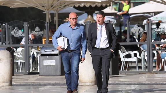 El alcalde de Gójar asegura que desconocía que su hermano fuera socio de la constructora de la operación