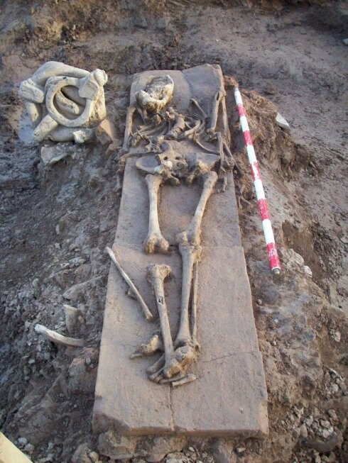 Restos óseos del 'jorobado' de Torrenueva.