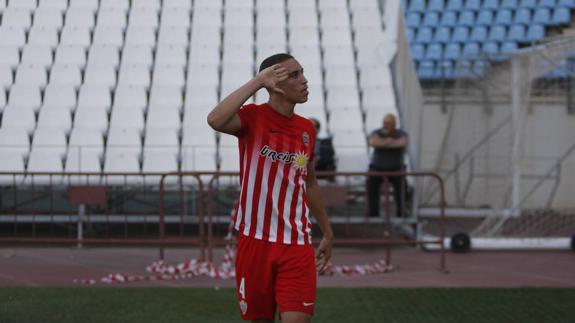 Sofián celebra el gol que dio el triunfo al Almería B frente al Sporting B. 