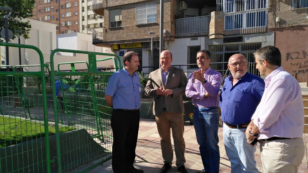 Vuelven a arreglar la plaza García Lorca en Peñamefécit
