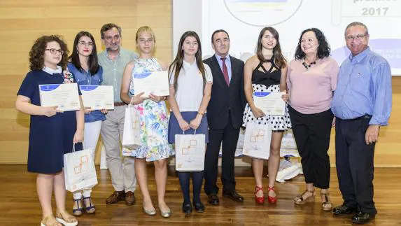 Entregan los premios a los 13 finalistas del X Concurso de Cuentos Interculturales