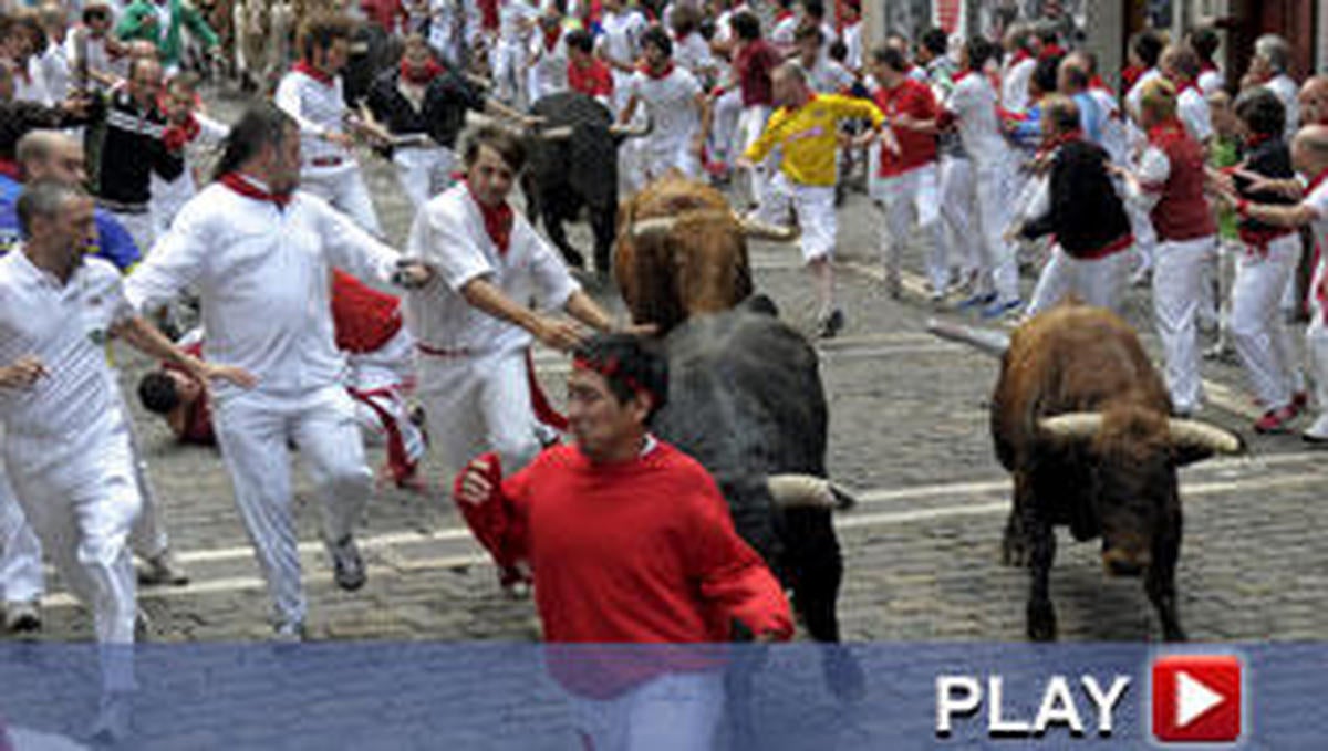 La ganadería salmantina de 'El Pilar' recibe el premio al mejor encierro en San Fermín