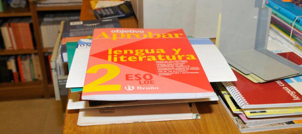 Los padres, obligados a presentar la factura de los libros de texto para recibir la ayuda de la Junta