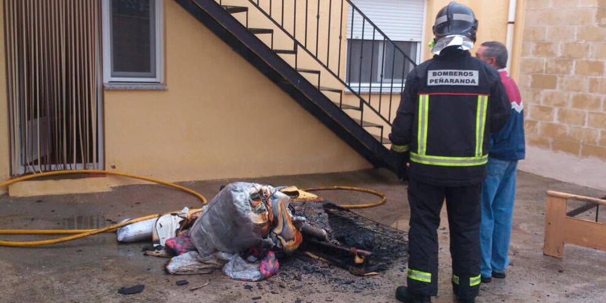 Un rayo provoca un incendio en una vivienda en Bóveda del Río Almar