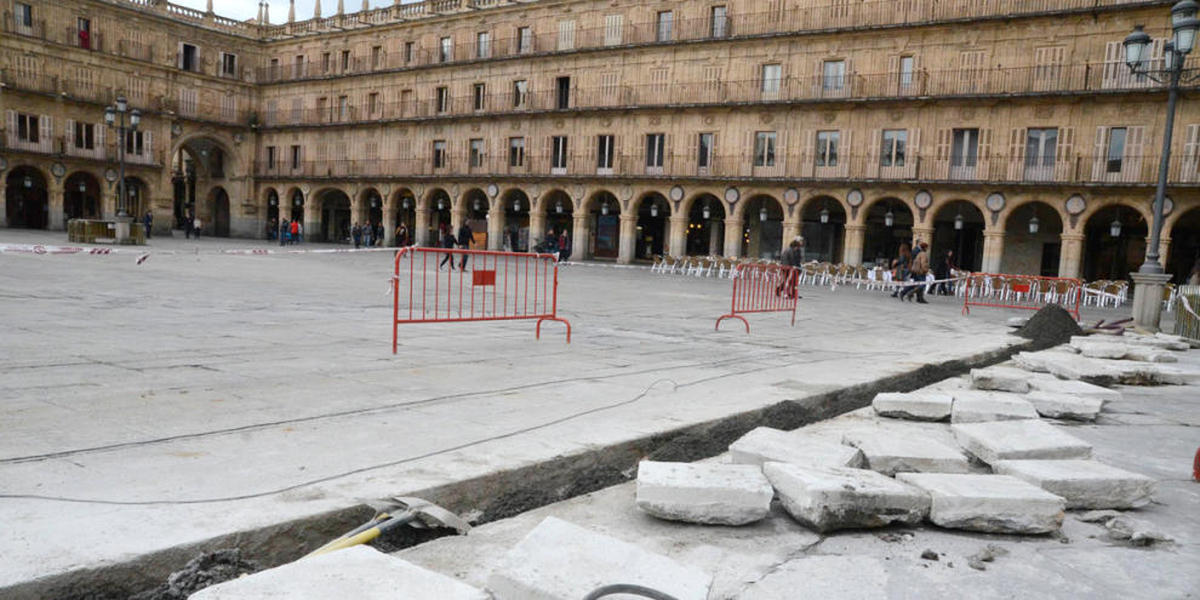 Revisan las alcantarillas de la Plaza ante la aparición de ratas