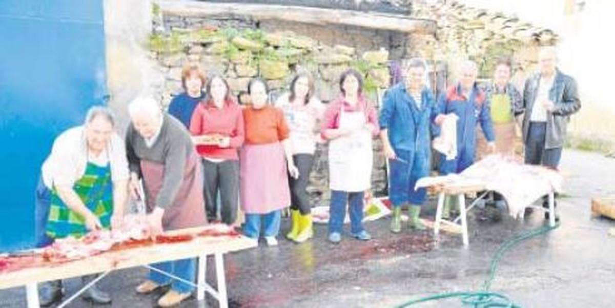 Una tradición en Encinasola de los Comendadores que sigue uniendo generaciones