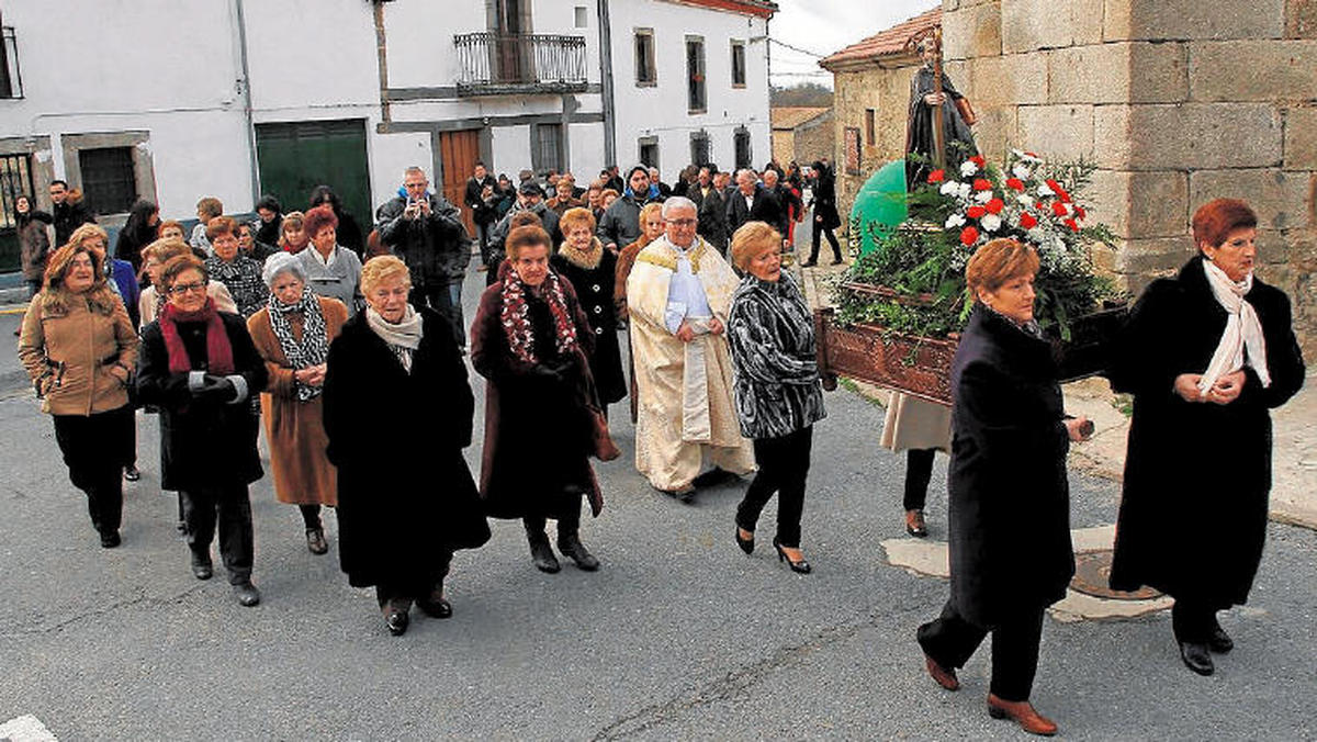 Fiesta de San Ant&oacute;n con el t&aacute;lamo tradicional