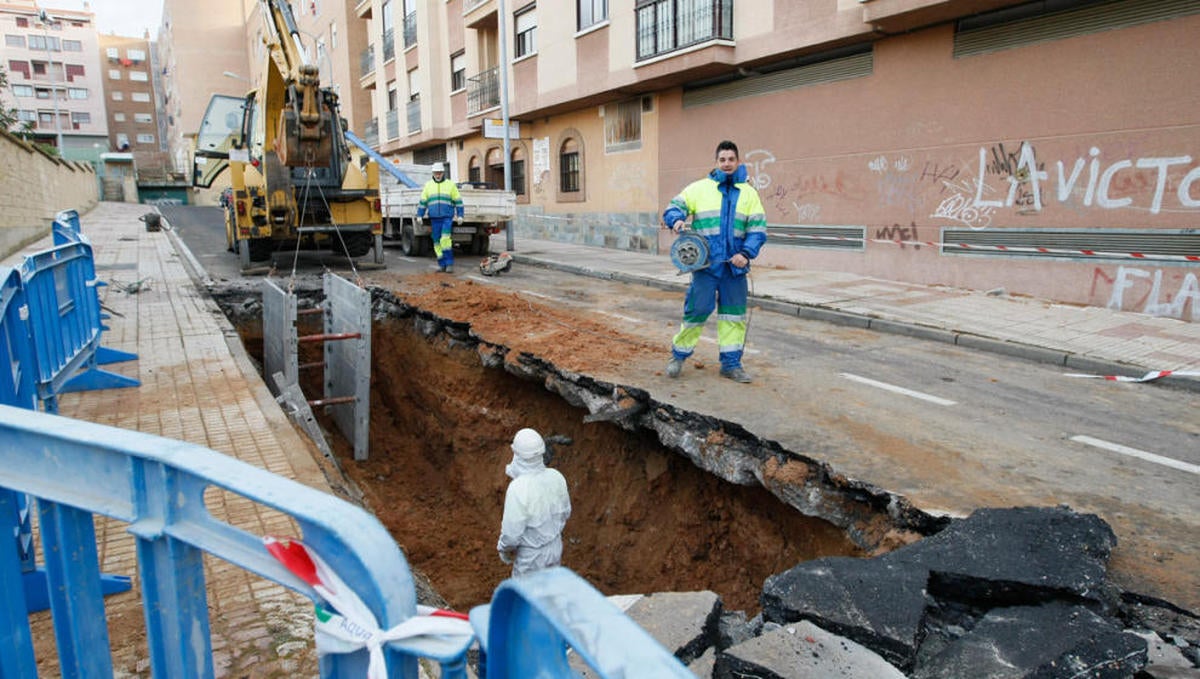 Un reventón deja sin agua al colegio Divino Maestro