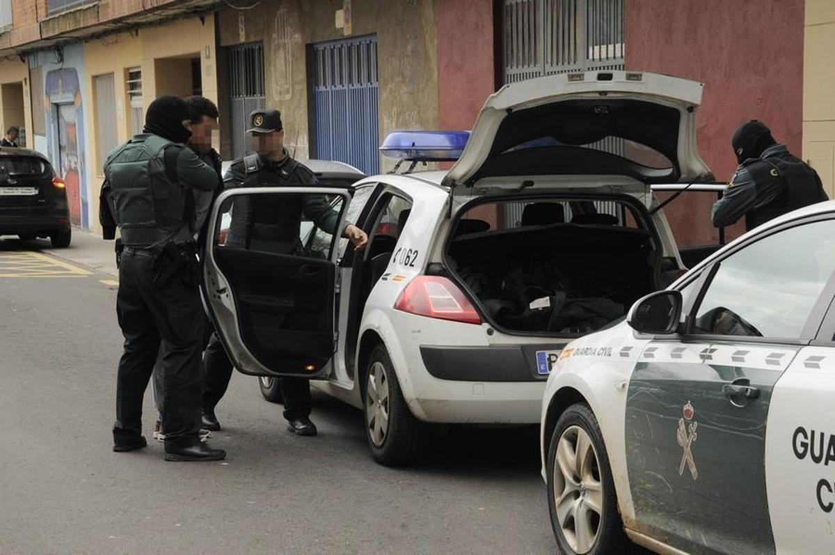 Un guardia civil y seis marroquíes detenidos en un nuevo golpe contra la delincuencia