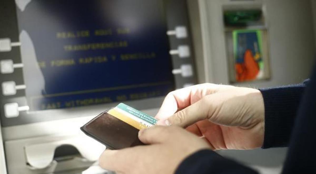 El Ayuntamiento facilita los pagos al OAGER con tarjeta a través del cajero automático