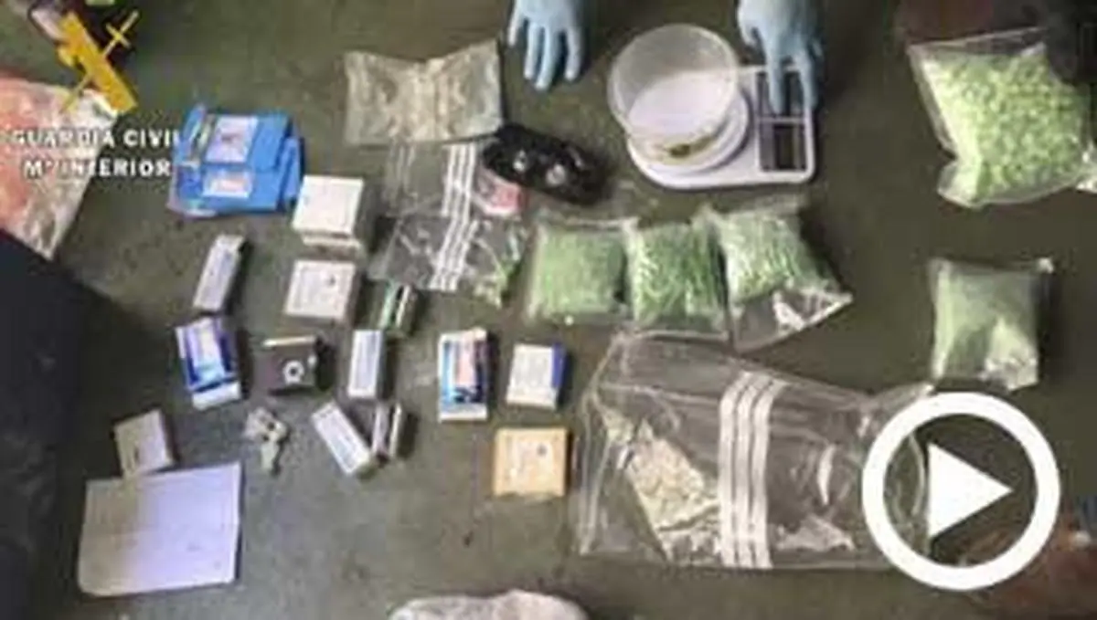 Dos detenidos con más de 5.500 anfetaminas, 600 gramos de cocaína y otras drogas
