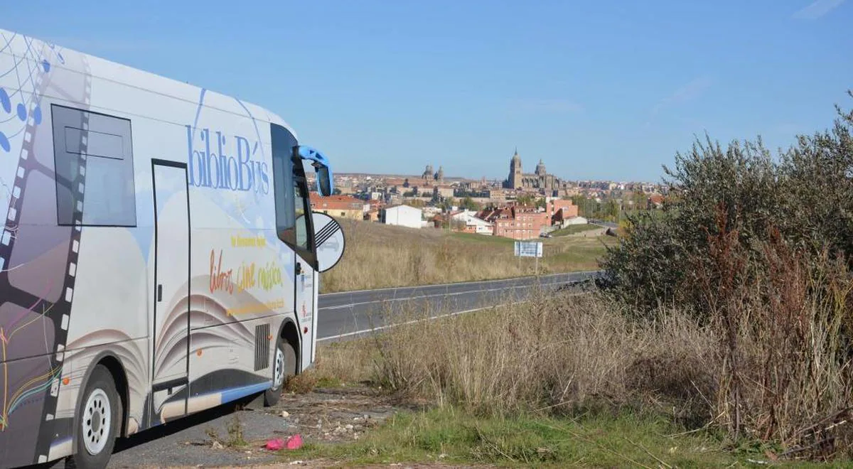 El bibliobús finaliza abril con una nueva ruta por la provincia