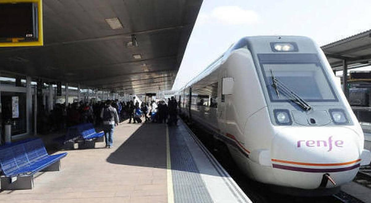 Renfe cambiará el horario del tren a Valladolid por los continuos retrasos