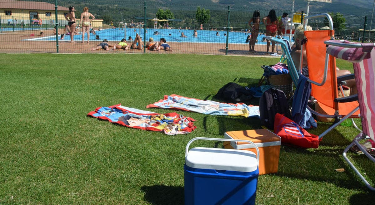 La rebelión de las neveras llega a la piscina municipal de Béjar