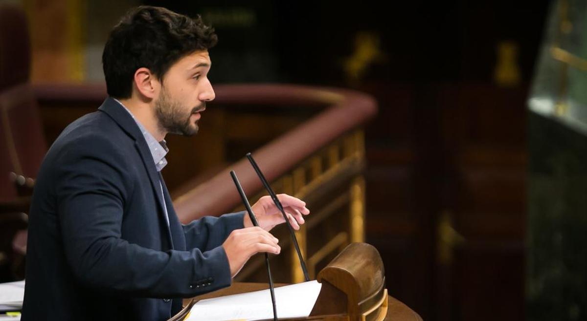 Diputados catalanes piden en el Congreso votar el 1-O y realizan proclamas contra el PP