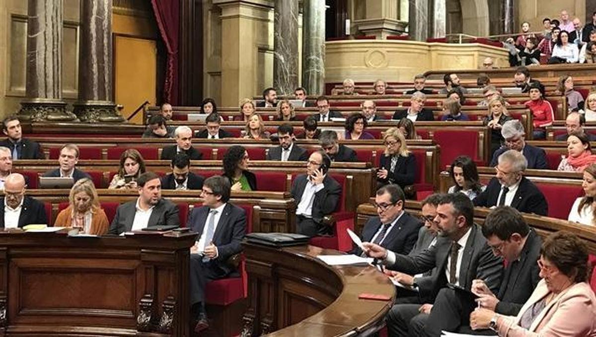 Adeslas corta el 'grifo' del seguro de responsabilidad civil de los diputados del Parlament