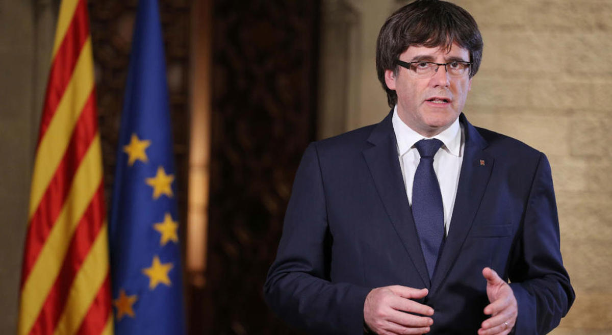 Puigdemont llama al Parlament a decidir sobre las medidas a tomar tras el '155'