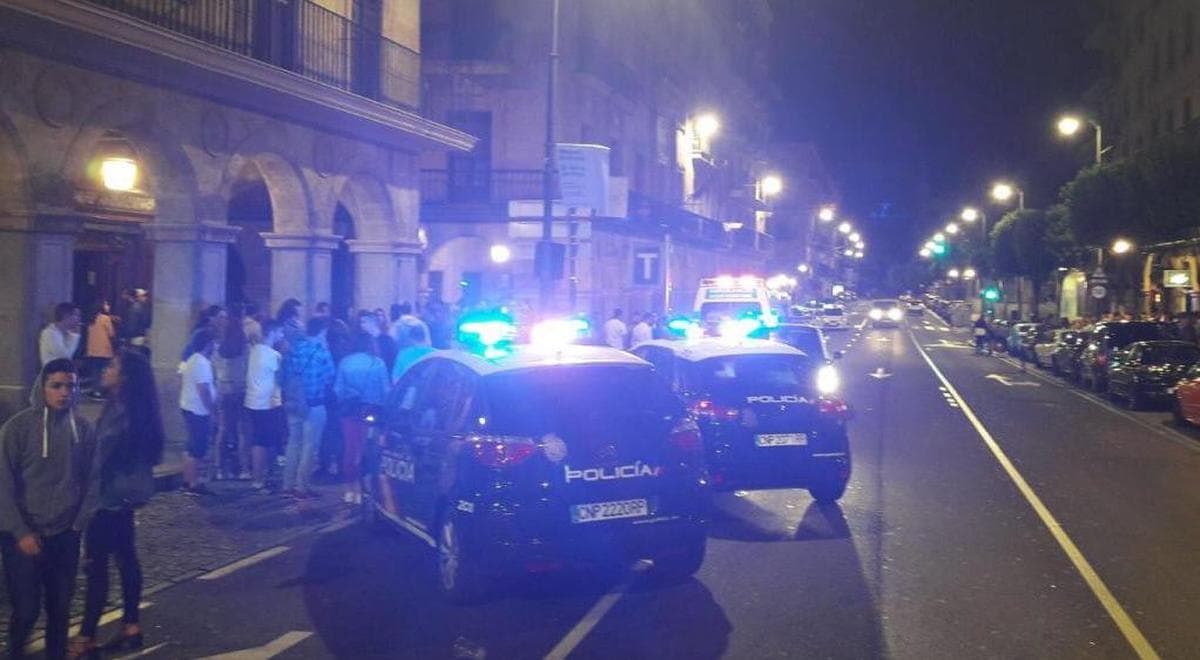 Tres jóvenes acaban en el Virgen Vega en una madrugada de peleas en Salamanca