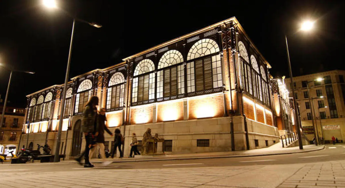 El Ayuntamiento de Salamanca aprueba la contratación de vidrieras artísticas en el Mercado Central de Abastos