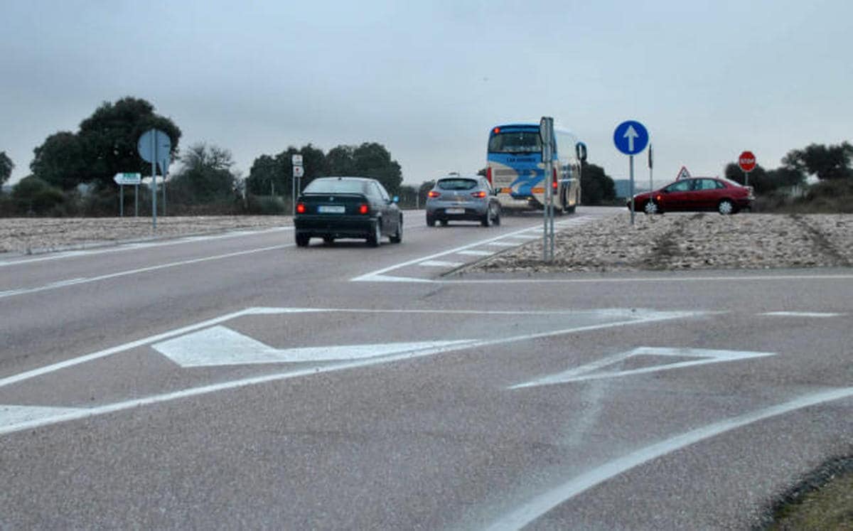El Gobierno baraja reducir la velocidad máxima en carreteras secundarias