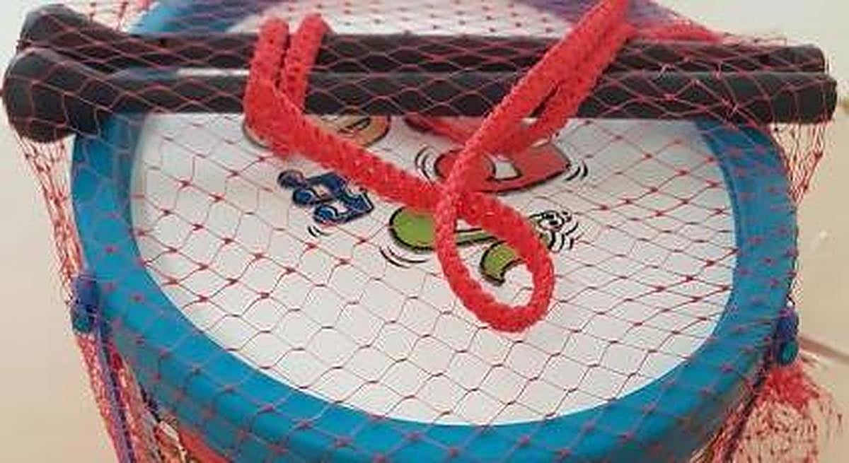 Patinetes, dianas y tambores. Los juguetes peligrosos retirados por Consumo en Salamanca